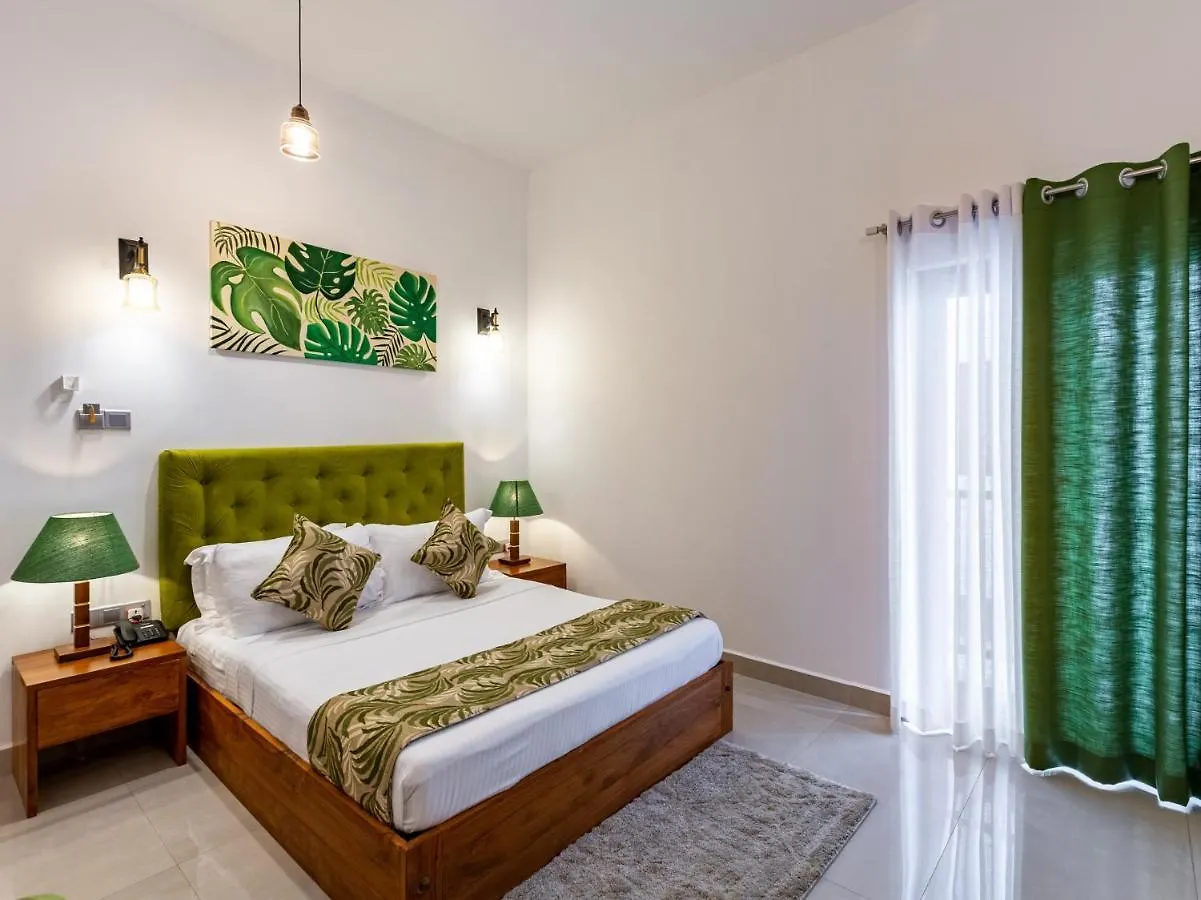 J Leaf Hotel Negombo