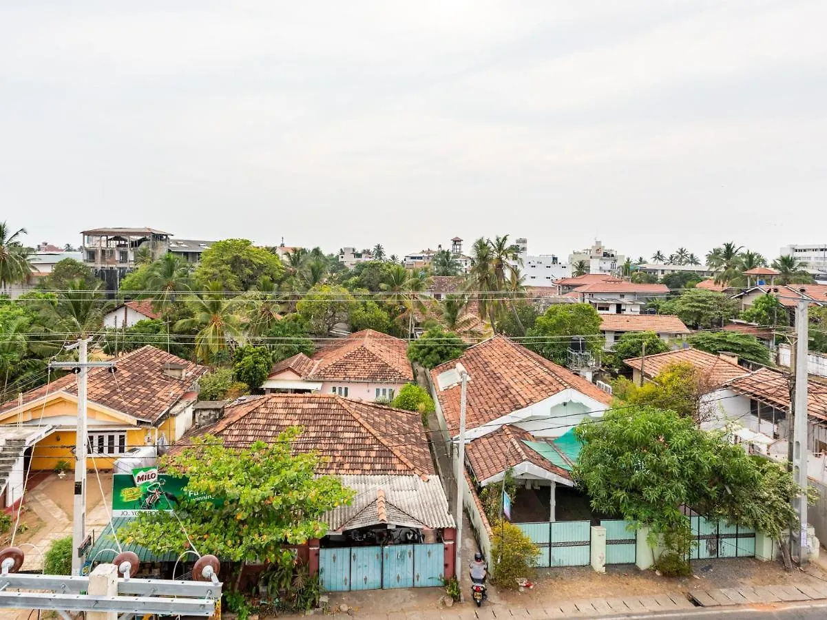 J Leaf Hotel Negombo